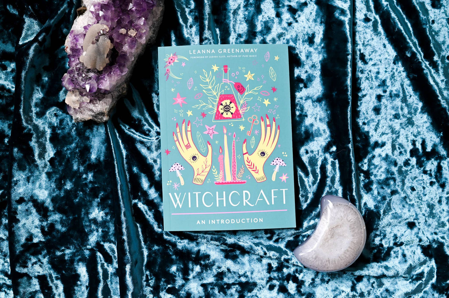 Witchcraft: A Plain & Simple Guide to Spells, Rituals & More