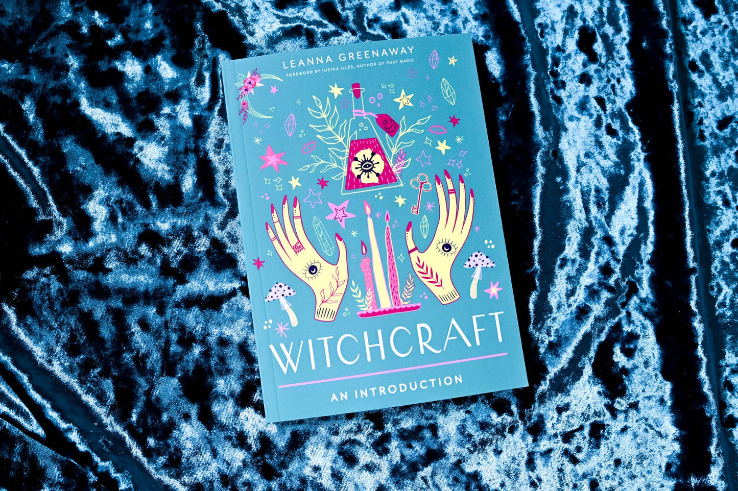 Witchcraft: A Plain & Simple Guide to Spells, Rituals & More